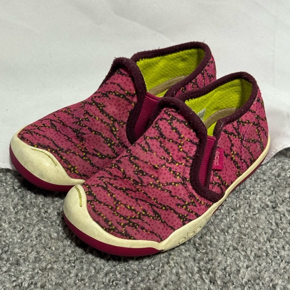 PLAE Migi Electric Fuchsia Surge Slip on Size 9.5 Toddler - Picture 1 of 8